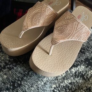 Skechers yoga foam shoes